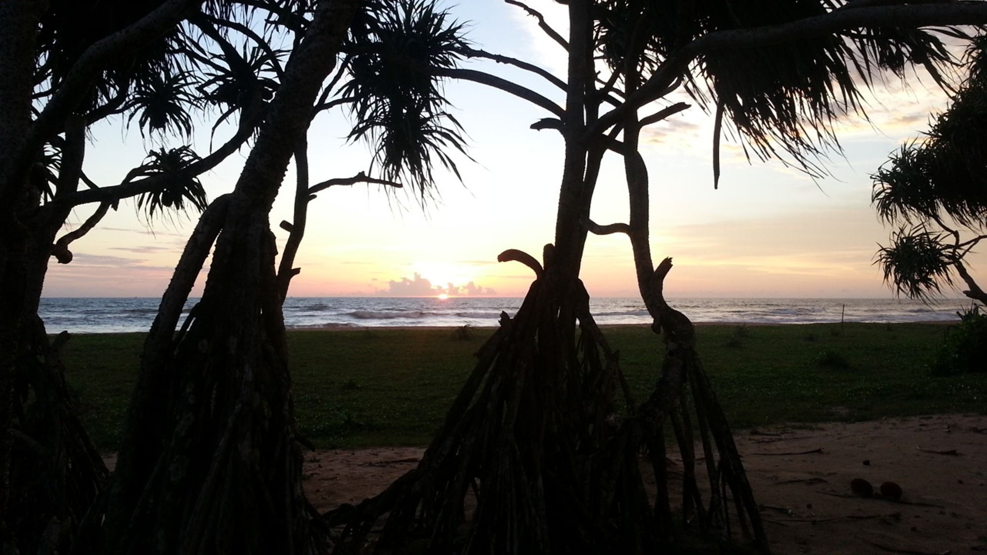 Ocean View Hotel Bentota Exterior photo